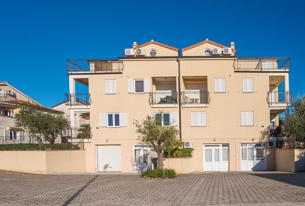 Luka Apartment Porec
